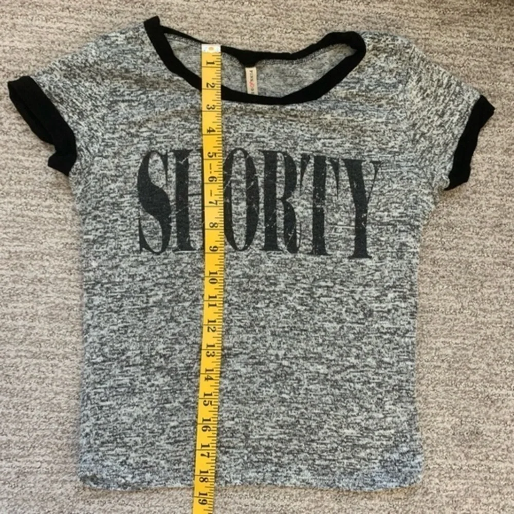 NWT Pink Berry SHORT Graphic Slim‎ Fitted Short Sleeve Tee